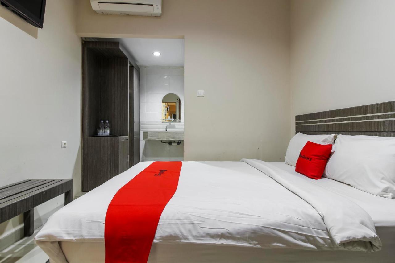 Reddoorz Plus Syariah @ Jalan Sriwijaya Medan Exterior photo