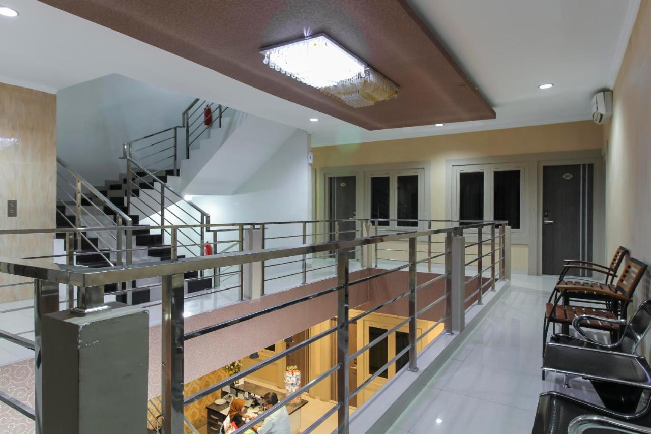 Reddoorz Plus Syariah @ Jalan Sriwijaya Medan Exterior photo