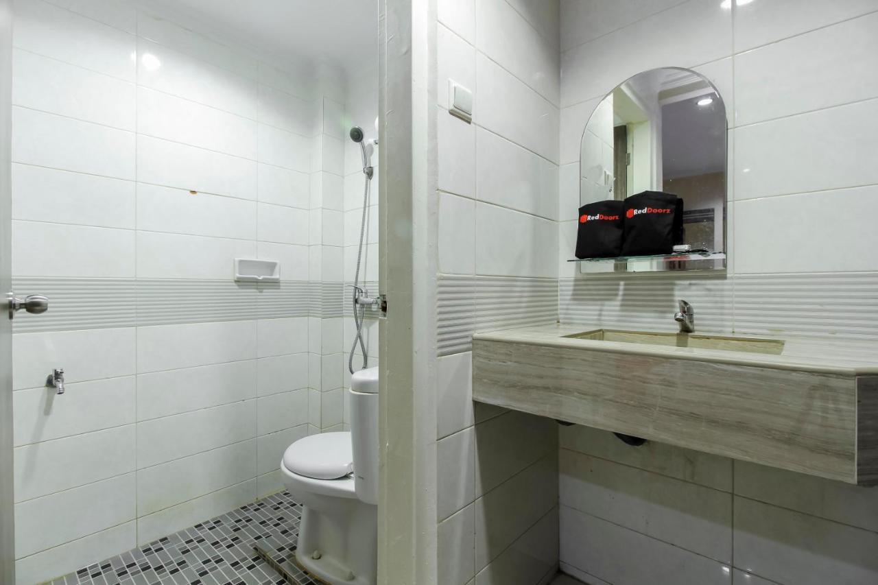 Reddoorz Plus Syariah @ Jalan Sriwijaya Medan Exterior photo